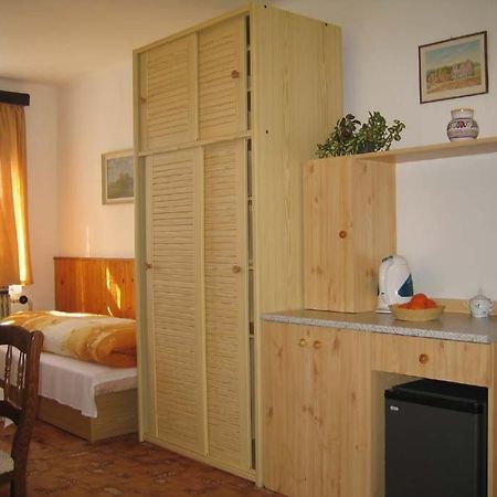 Penzion Nevcehle Urbanov Buitenkant foto